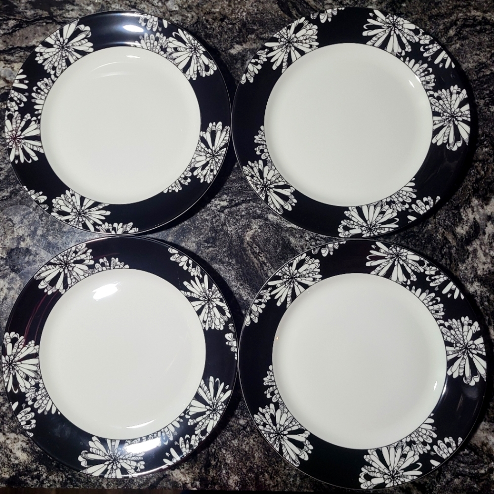 Kate Spade, Dogwood Point, by Lenox Dinner Plates pics are what you get!